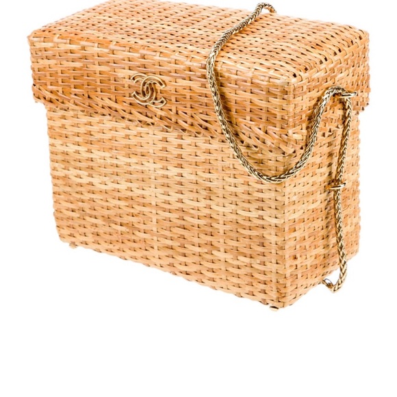Rare Authentic CHANEL Beige Wicker Bag Comes with Box, Authenticity Card & Box - Picture 5 of 7